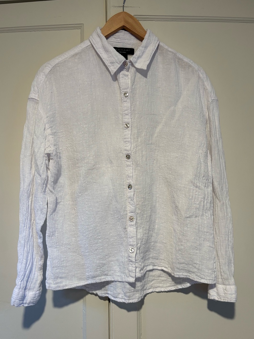 Tahari White 100% Linen Button Down Shirt